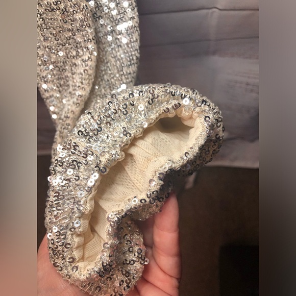 VENUS Silver Sequin Jumpsuit for Evening Glamour NWT Medium - Picture 8 of 16